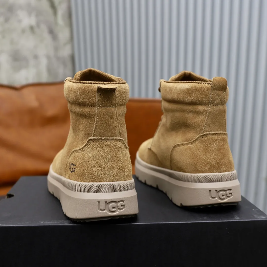 Ex-factory price: 580💰Thick wool imported from Australia Brand: UGG genuine purchase Size: 39-44 (45 customized) Grade: Official website 1:1 Material: First layer of genuine leather waterproof and antifreeze upper Real wool lining Original non-slip and wear-resistant outsole Style category: Men's casual shoes Trendy style Comfortable on the feet Color: Official website color synchronization